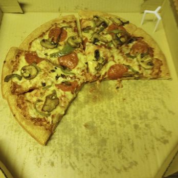 Pizza Hut - Mushrooms and green peppers - Pizza Near Me - Clermont, Florida