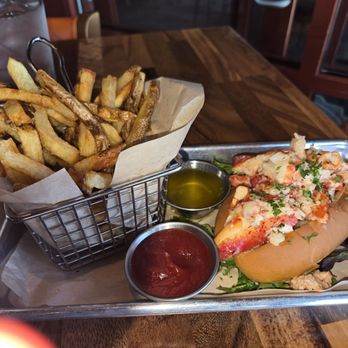 5280 Burger Bar - Lobster roll and fries - Burgers Near Me - Denver, Colorado 5280 Burger Bar - Lobster roll and fries - Burgers Near Me - Denver, Colorado