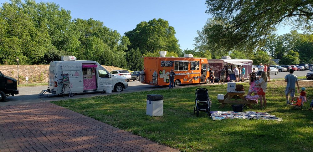 Cotswold Trucks Food Truck Rally Logo