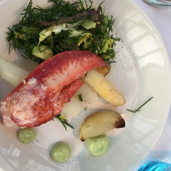 De Kas - Lobster claw with salad - Modern European Near Me - Amsterdam, New Hampshire De Kas - Lobster claw with salad - Modern European Near Me - Amsterdam, New Hampshire