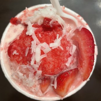 Raspados El Paraiso - Strawberry and coconut raspdos with ice cream and lechera - Shaved Ice Near Me - Tucson, Arizona