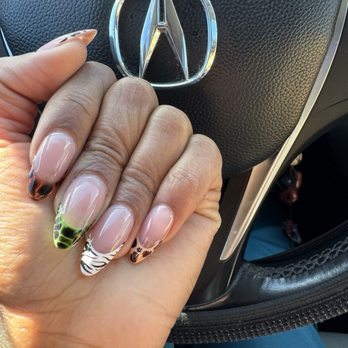 Picasso Nail And Spa - Nail Salons Near Me - Benicia, California