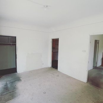 PM Electric - Before: Living Room - Electricians Near Me