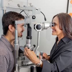 Villa Optometry - Dr. Villa eye exam