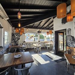 Neapolitan Pizzeria & Birreria - Outside seating