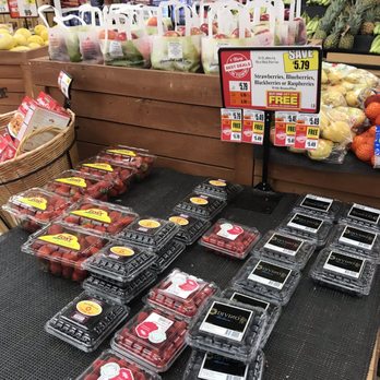 Tops - a display of fresh fruit at a grocery store - Grocery Near Me - Tannersville, New York Tops - a display of fresh fruit at a grocery store - Grocery Near Me - Tannersville, New York