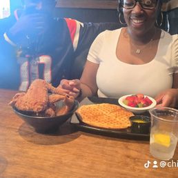 Roscoe's Chicken and Waffles Roscoe's Chicken and Waffles