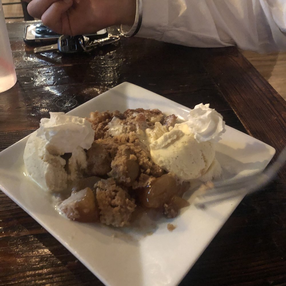 Aaron Schat's Roadhouse - Dutch Apple pie a la mode - American Near Me - Bishop, California Aaron Schat's Roadhouse - Dutch Apple pie a la mode - American Near Me - Bishop, California