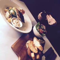 Old Bush Inn - The barramundi and the salmon...