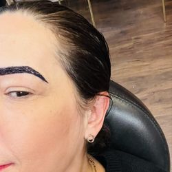 Hollywood Brows - Threading & Tinting