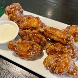 Canucks Bar & Grill YVR