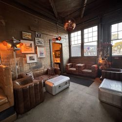 Vinsetta Garage - Waiting area. Very comfy and relaxing