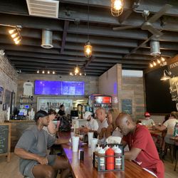 Savannah Smokehouse BBQ & Brew - Seating