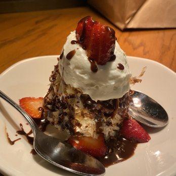 Outback Steakhouse - Sundae - Steakhouses Near Me - Westbury, New York
