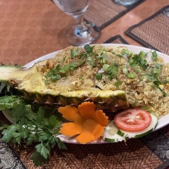 Bounxou Thai - Pineapple fried rice with chicken - Thai Near Me - Jacksonville, Florida Bounxou Thai - Pineapple fried rice with chicken - Thai Near Me - Jacksonville, Florida