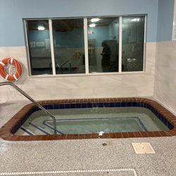 Holiday Inn Express & Suites Marquette