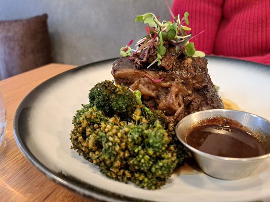 ēst Restaurant by null