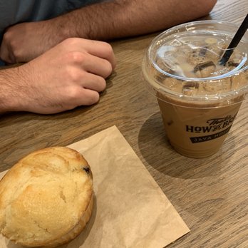Java House - Iced vanilla latte and blueberry muffin - Coffee & Tea Near Me - Indianapolis, Indiana