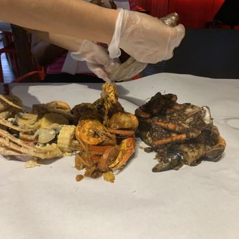 Crackin’ Kitchen - Spread all - Seafood Near Me - Honolulu, Hawaii