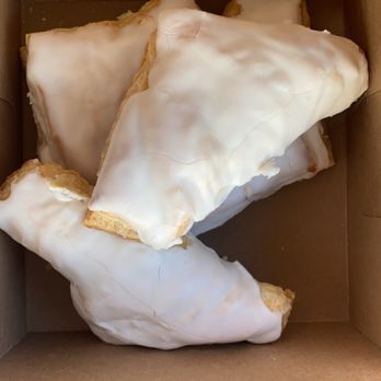 Giuliano's bakery - Apple turnovers - Bakeries Near Me - East Lyme, Connecticut Giuliano's bakery - Apple turnovers - Bakeries Near Me - East Lyme, Connecticut