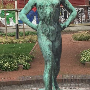 Die Wasserträgerin - Landmarks & Historical Buildings Near Me - Dusseldorf, NW