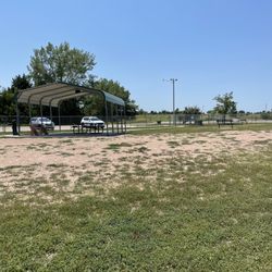 Meadowlark North Dog Park - Gazebo and parking
