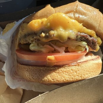In-N-Out Burger - 1/14/25 FYI. Cheeseburger with raw onions. - Burgers Near Me - San Fernando, California