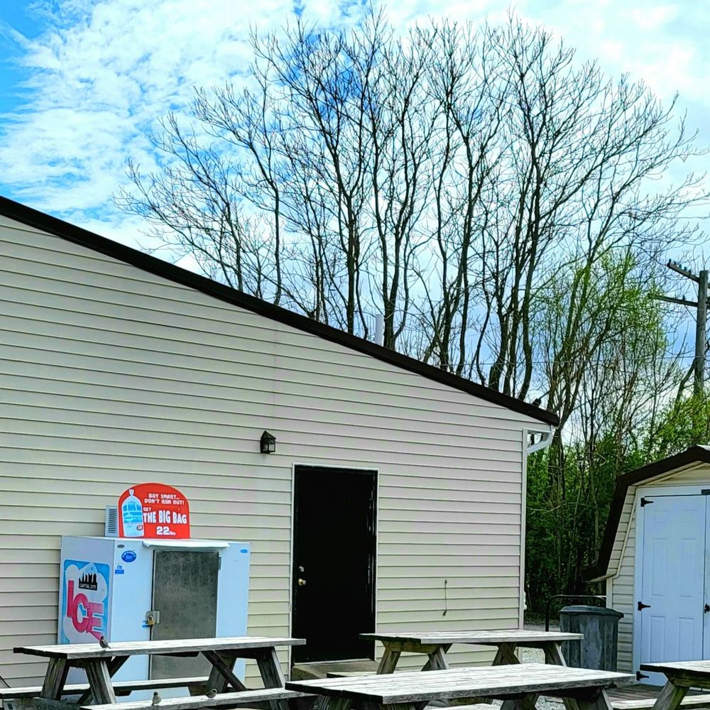Crabill's Hamburger Shop - Outdoor seating - Burgers Near Me - Urbana, Ohio