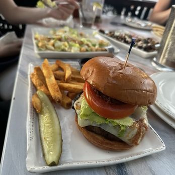 Curbside Eatery & Drinkery - Curbside burger - New American Near Me - La Mesa, California