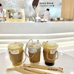 ChiCha San Chen - Left to Right: Orange Lemon Pouchong Tea. Honey Tea Latte, Dong Ding Oolong Tea. Orange High Mountain Pouchong Tea.