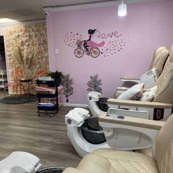 Lotus Nails - Very comfortable massage chairs - Eyelash Service Near Me - San Jose, California Lotus Nails - Very comfortable massage chairs - Eyelash Service Near Me - San Jose, California