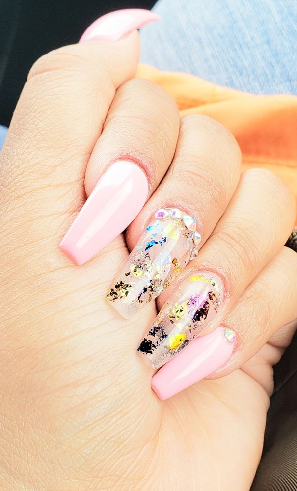 HAPPINESS NAILS 709 Photos & 359 Reviews 68 Rio Rancho Rd, Pomona