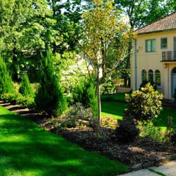 Twig & Vine Design - Front yard landscape design in Montclair, New Jersey