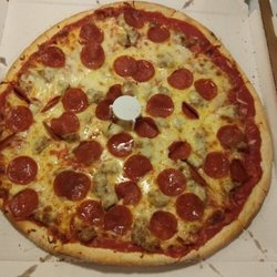 Belluccio's - OUTSTANDING PIZZA !!