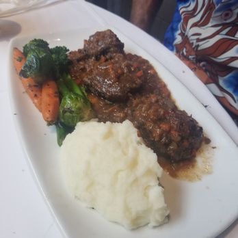 Il Fornaio - Short ribs - Italian Near Me - Corte Madera, California Il Fornaio - Short ribs - Italian Near Me - Corte Madera, California