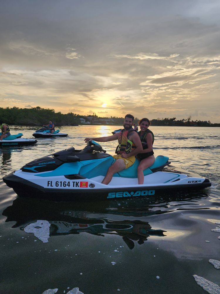 Siesta Skis Jet Ski Rental Logo