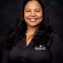 Kneadz Work - Miriam is one of our latest additions. She is a Deep Tissue specialist. From Brazil, fluent in Portuguese, English and knows some Spanish.