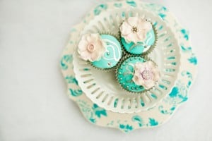 Tania's Mixing Bowl Bakery Logo