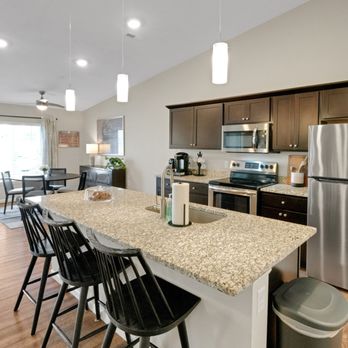 Redwood Fox River Grove - Room for Hosting and Entertaining - Apartments Near Me - Fox River Grove, Illinois Redwood Fox River Grove - Room for Hosting and Entertaining - Apartments Near Me - Fox River Grove, Illinois