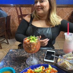 El Pulpo - Ostiones, y mi linda amiga.