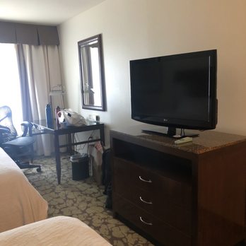 Hilton Garden Inn Oxnard/Camarillo - Swivel Tv and desk - Hotels Near Me - Oxnard, California