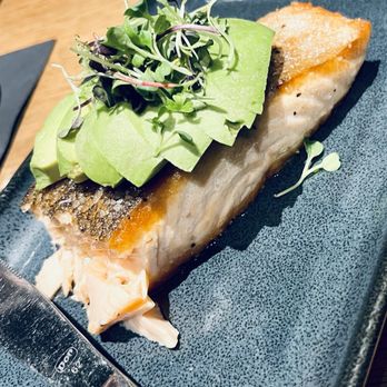 The Tuck Room - Succulent salmon - Cocktail Bars Near Me - Los Angeles, California