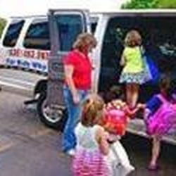 Kids-Kab - Children riding Kids-Kab.