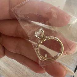 Jared - Galleria of Jewelry - Diamond fell out of the ring within 1 minute of wearing