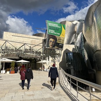 Museo Guggenheim Bilbao - Landmarks & Historical Buildings Near Me - Bilbao, BI