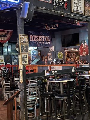 Lil' Red's Longhorn Saloon by null