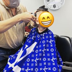 Moons barber - Very happy and comfortable!
