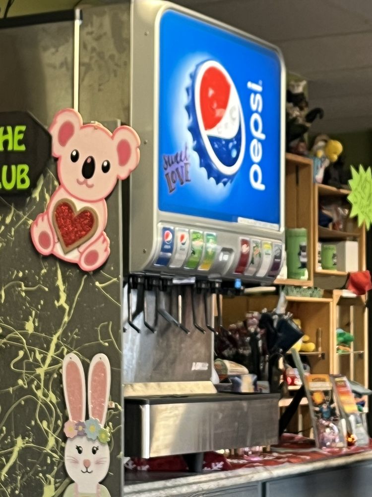 Lil Black Bear Cafe