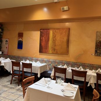 Vaso Azzurro Ristorante - Inside - Italian Near Me - Mountain View, California Vaso Azzurro Ristorante - Inside - Italian Near Me - Mountain View, California