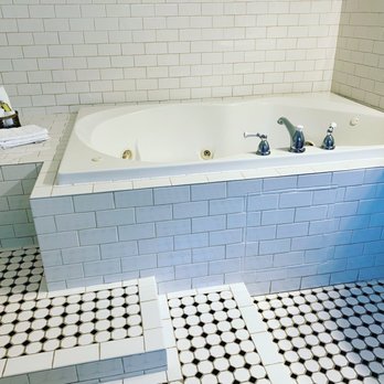 Craftsman Inn - The giant jacuzzi for two! - Hotels Near Me - Calistoga, California Craftsman Inn - The giant jacuzzi for two! - Hotels Near Me - Calistoga, California